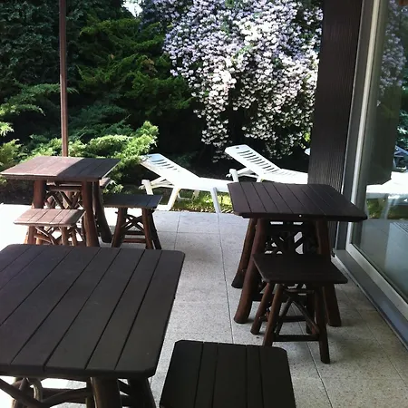 Weiss בית הארחה