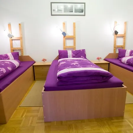 Weiss אלטנשטאדט