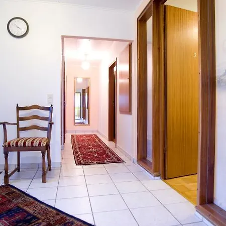 Weiss בית הארחה 2*